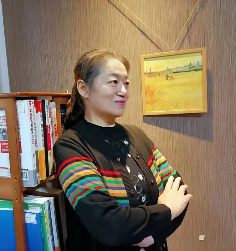 国际诗歌协会会员甄焕莲